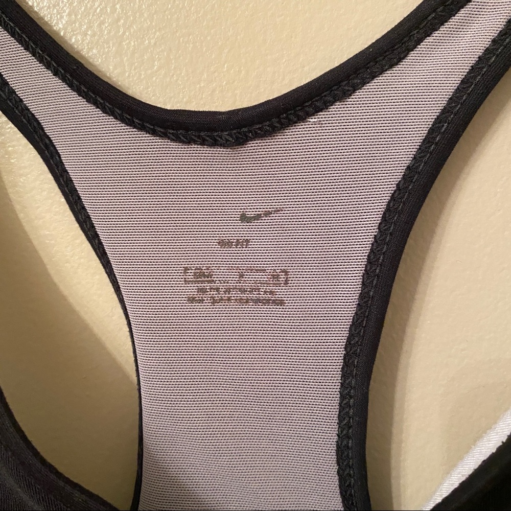 Nike‎ - Picture 5 of 5